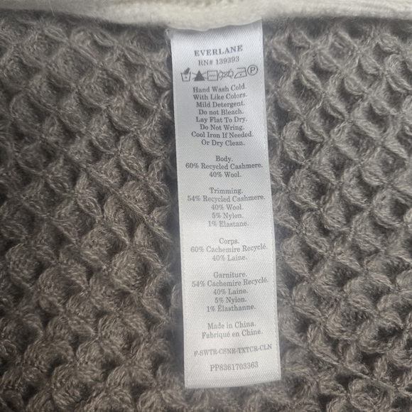 Everlane Cream Crew Neck Sweater Size Medium - Picture 10 of 12